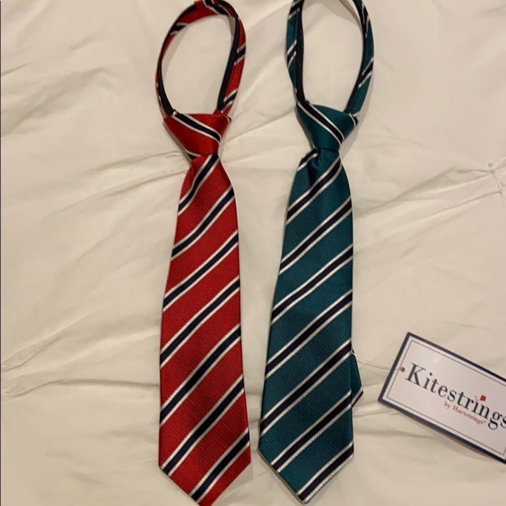 NWT Hartstrings Kitestrings zip ties for boys